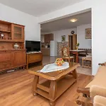 Three-bedroom In מאקרסקה