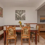 Three-bedroom In דירה *