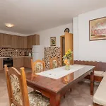 Three-bedroom In * מאקרסקה