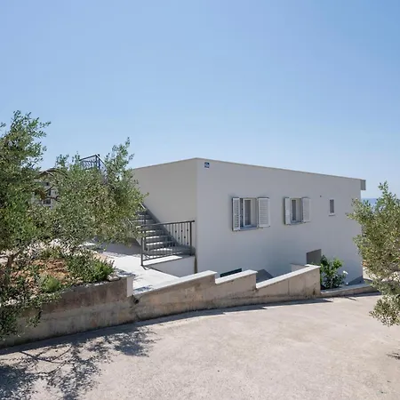Three-bedroom In * Makarska